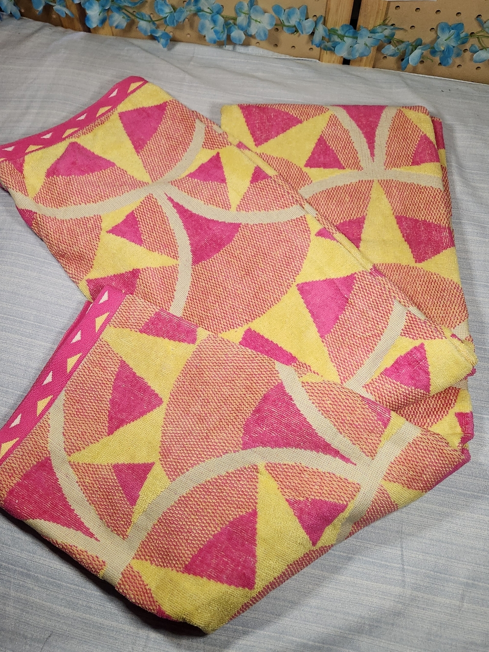 Towel Bright Pink and Yellow Geometric Beach Towel Unbranded New Without Tags #2